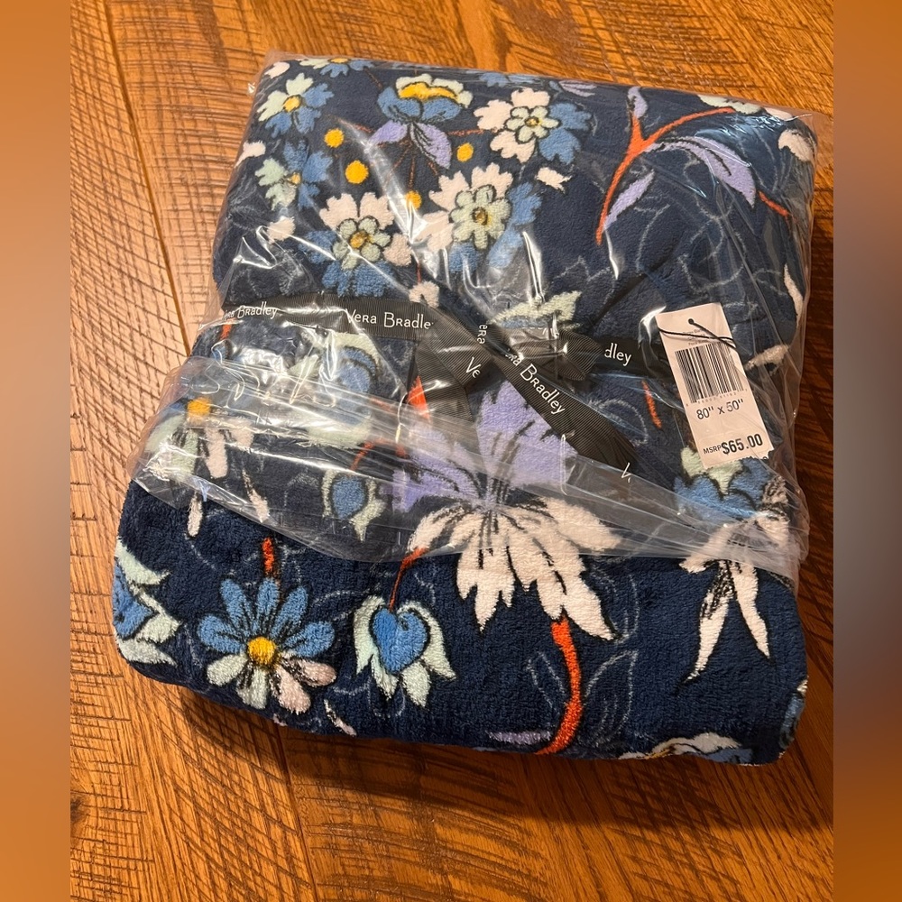 Great Gift ♥️ NWT Vera Bradley Throw Floral Bursts 80x50